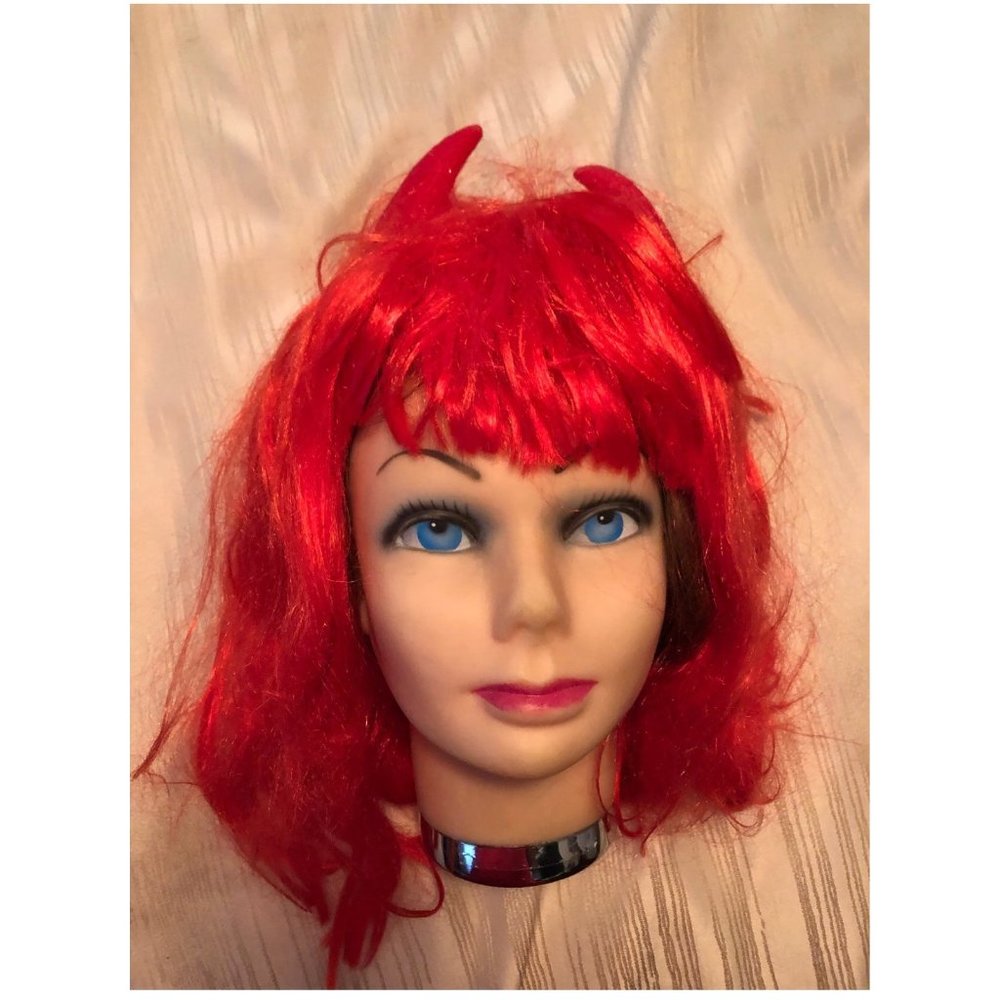 Red wig with horns Halloween